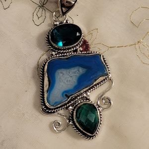 HANDMADE STERLING SILVER GEODE drusy with London topaz. With chain.